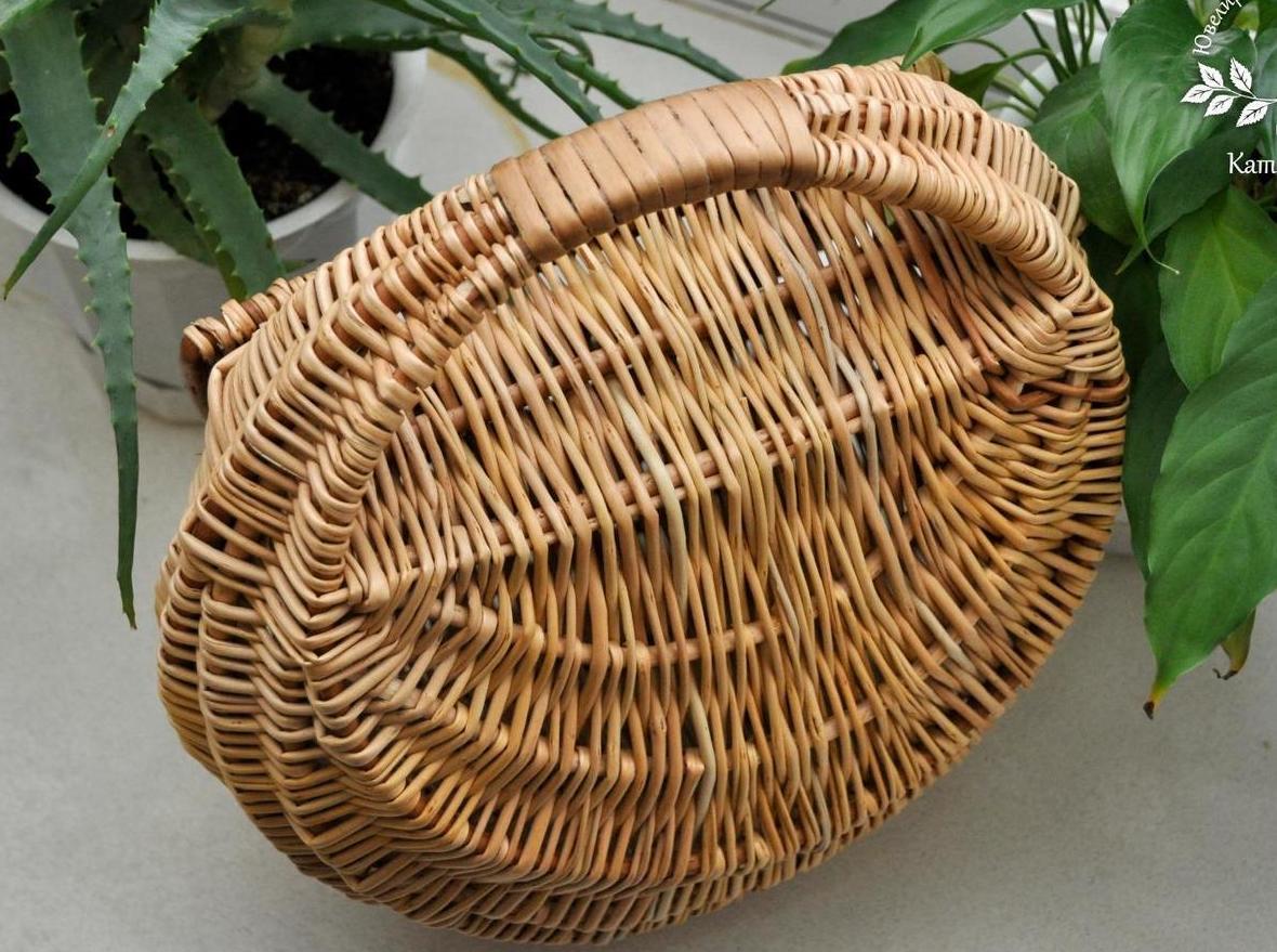 <span style="font-weight: bold;">Сумка белорусского типа, сплетена из гибкого сортового прута ивы Трёхтычинковой.</span>